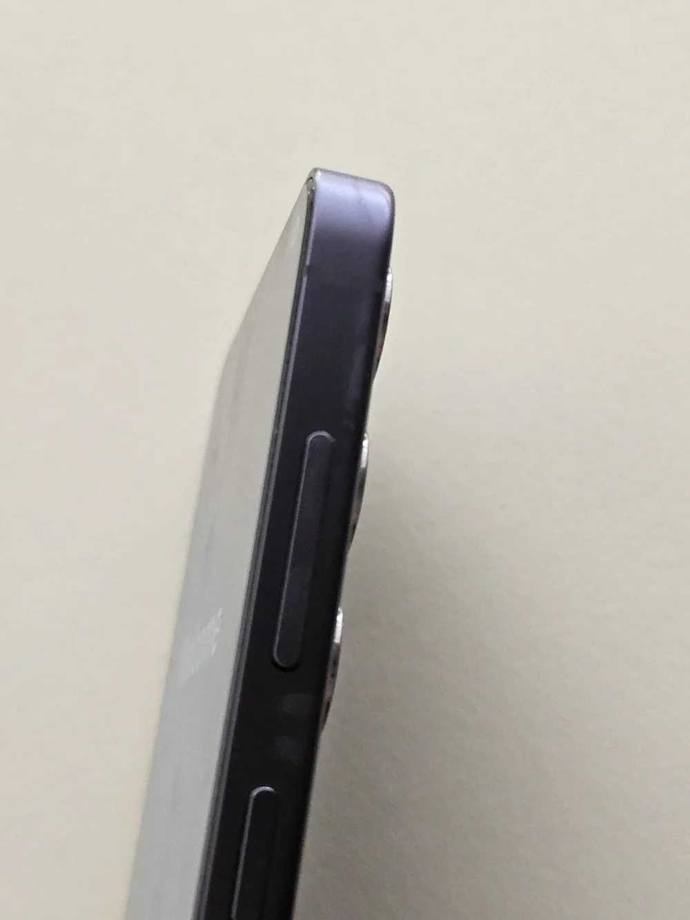 Samsung Galaxy Purple Smartphone - Triple Camera Back S24